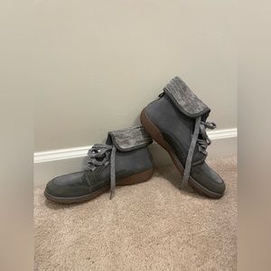 CHACO Barbary boot LIKE NEW